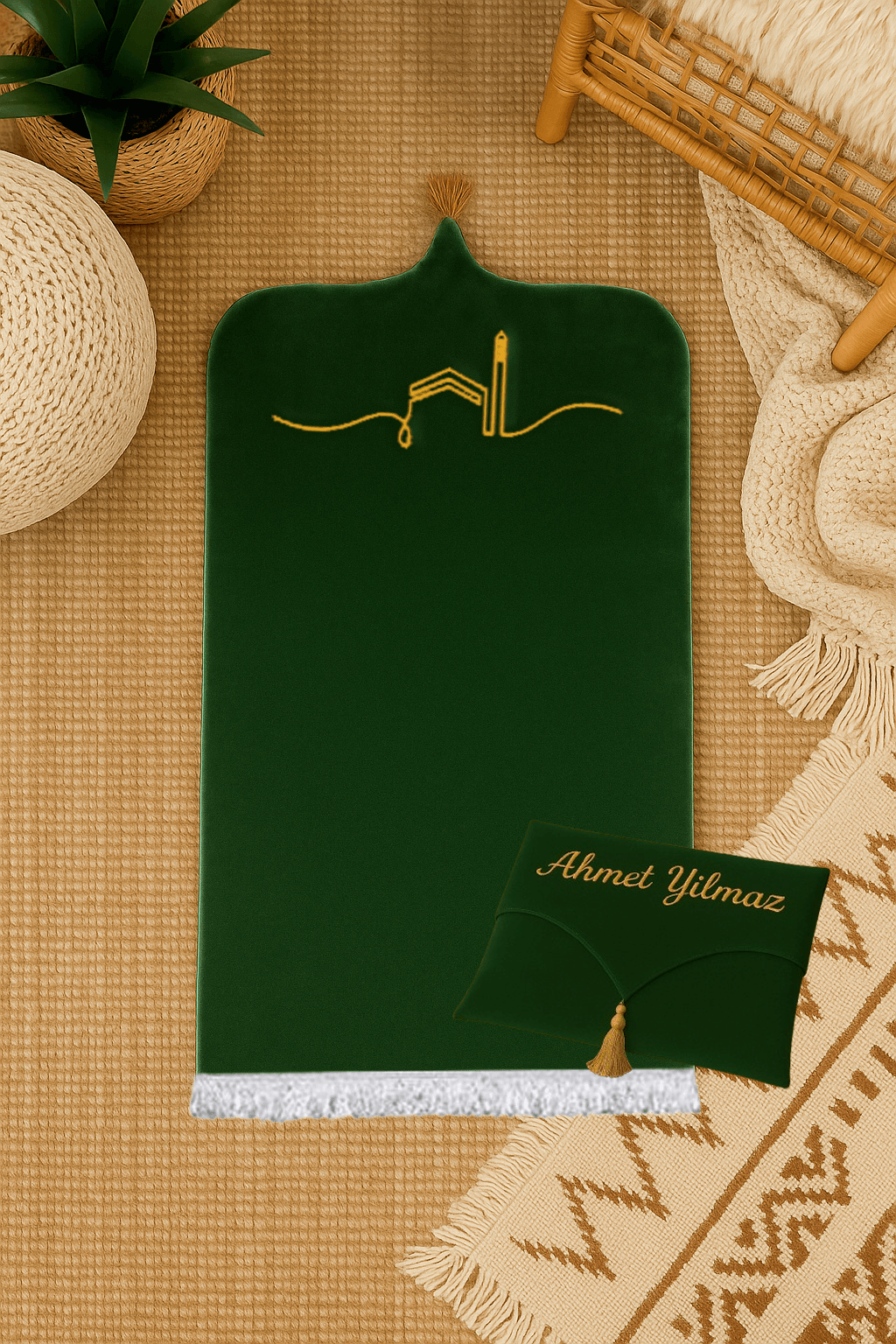 İsme Özel Yeşil Kadife Seccade Seti - Çantalı Hediyelik 70x120cm | Lüks Tasarım - Carpetella
