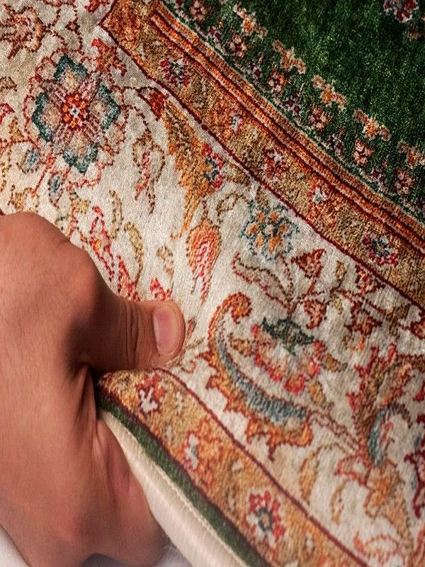 Yeşil Bej Kadife Ortopedik Seccade - İsme Özel 3 CM Süngerli - Carpetella